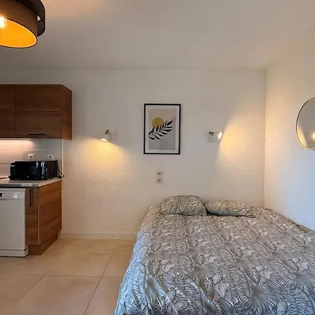 F1 Climatise Avec Piscine Apartmán *