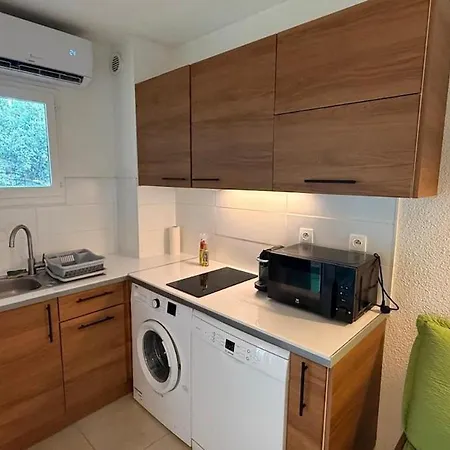F1 Climatise Avec Piscine Apartmán *